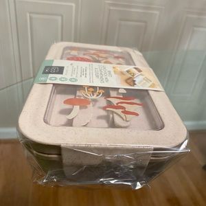 - Brand New Bento  Lunch Box With 2 Components & Cutlery .